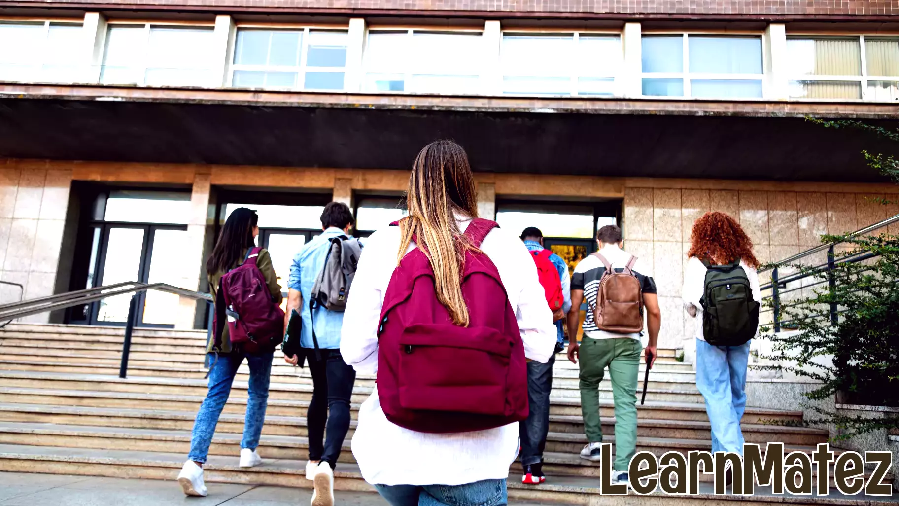 Student loan borrowers will get an interest rate cut if they sign up for auto pay