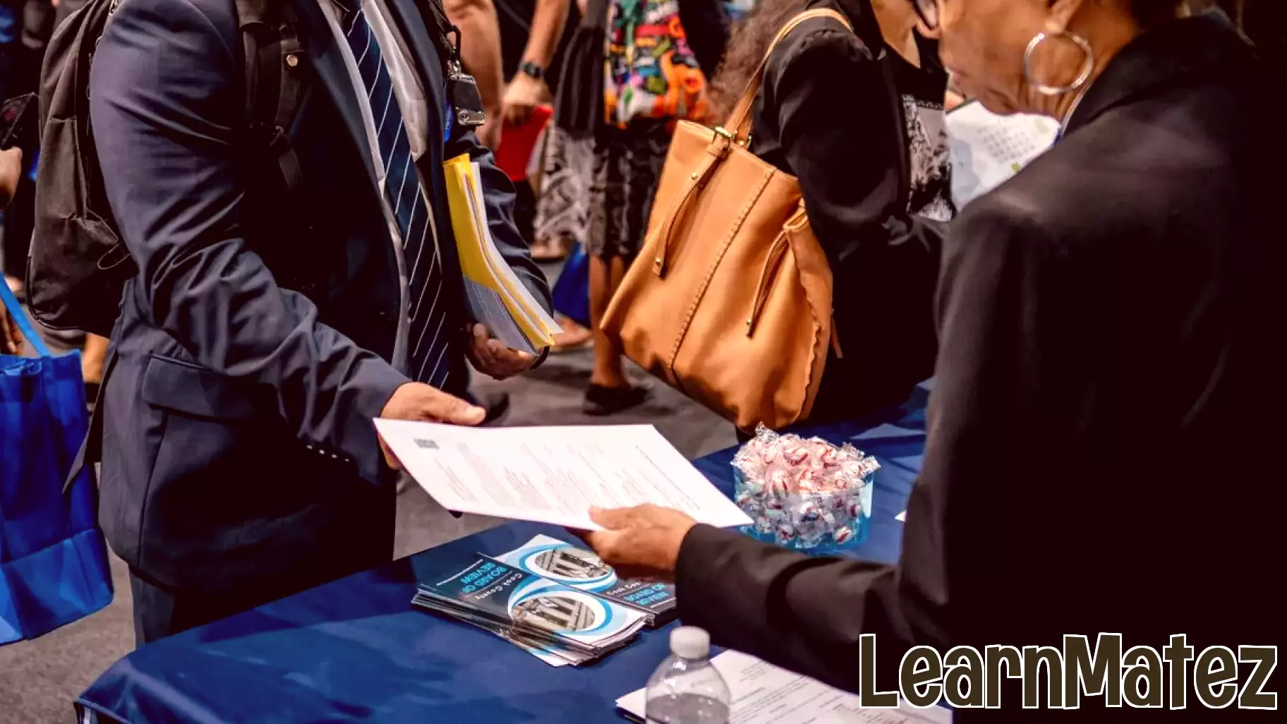 US Job Growth Surpasses Expectations as Unemployment Rate Declines
