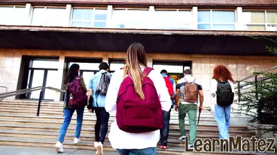 Student loan borrowers will get an interest rate cut if they sign up for auto pay