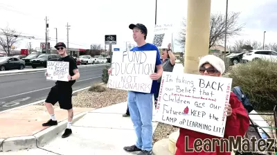 Teachers Union Rallies Against Department of Education Closure